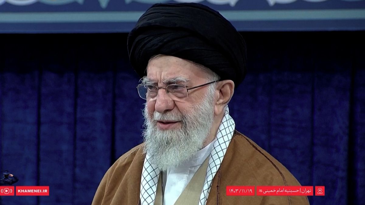 Zabte jich tolik, kolik bude potřeba. Chameneí schválil brutální potlačení demonstrací