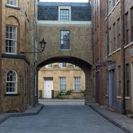 Bridgertonovi, 4. řada, kulisy se stavěly osm měsíců.