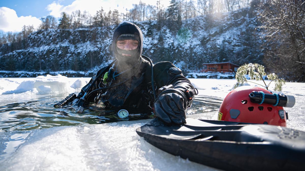 Muž se šel na Brněnsku potápět pod led a už se nevynořil, do akce půjdou policejní potápěči