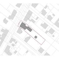 Architektům se podařilo dobře využít užší podélný pozemek.