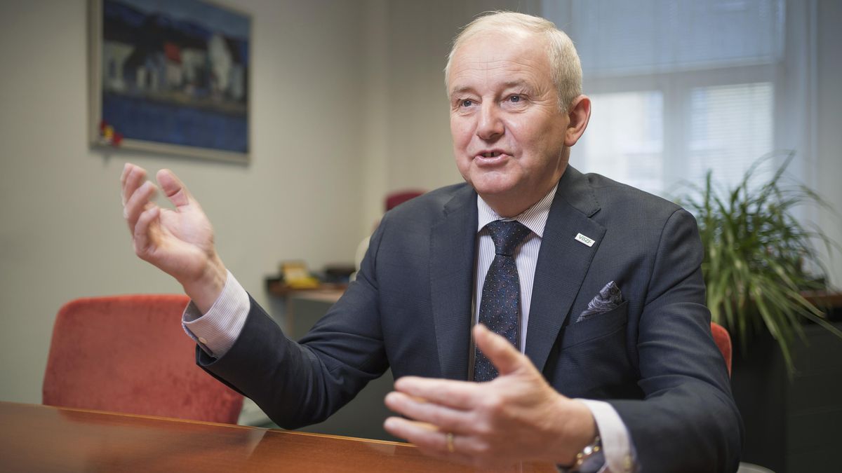 Politici dostali pojišťovny do problémů, říká šéf Vojenské zdravotní pojišťovny