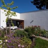 Obyvatelé mají k dispozici pohodlné posezení.