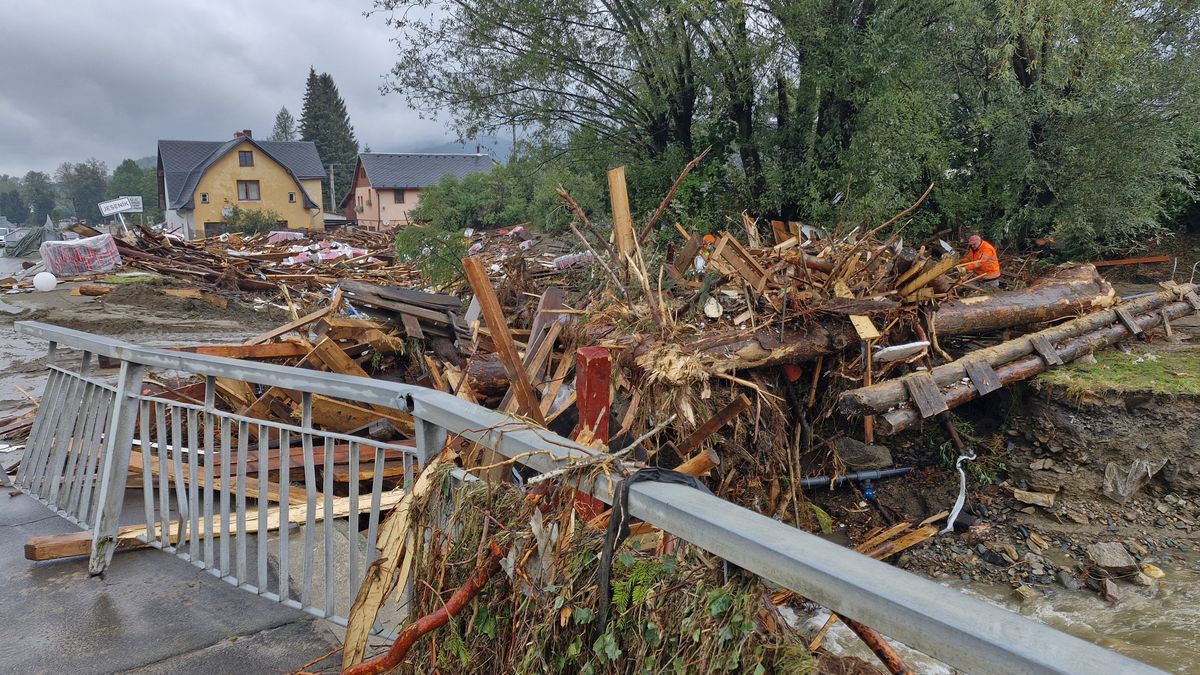 Škody po povodních v Jeseníku 600 milionů korun, obnova potrvá přes pět let