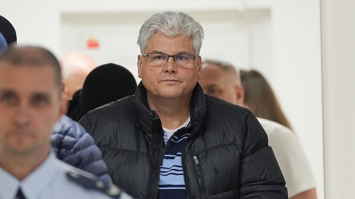Soud odmítl pustit z vazby čtyři obviněné z kauzy Motol