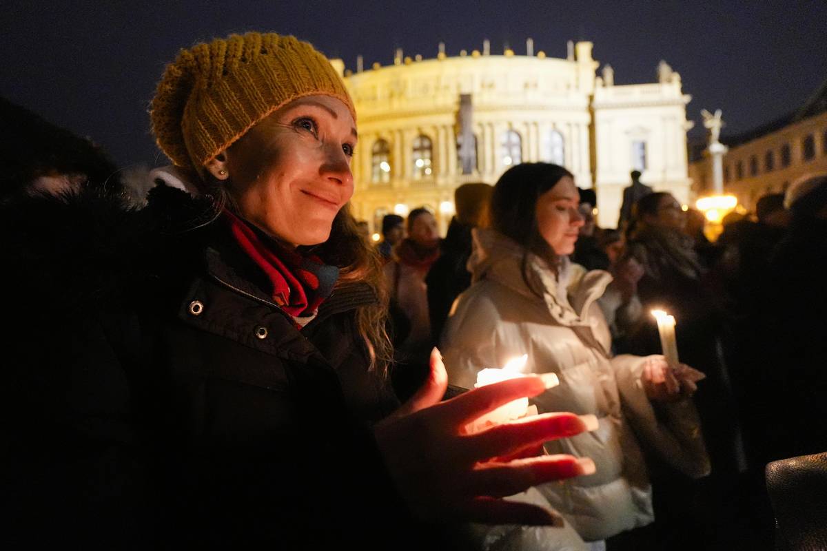 Lidé vzpomínali na Jána Kuciaka a jeho snoubenku Martinu.