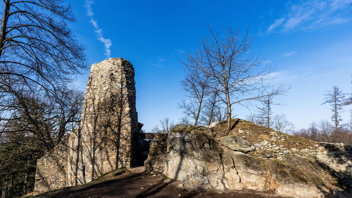 FOTO: Hradní vzkříšení. Nadšenci obnovili rozpadlý Rabštejn
