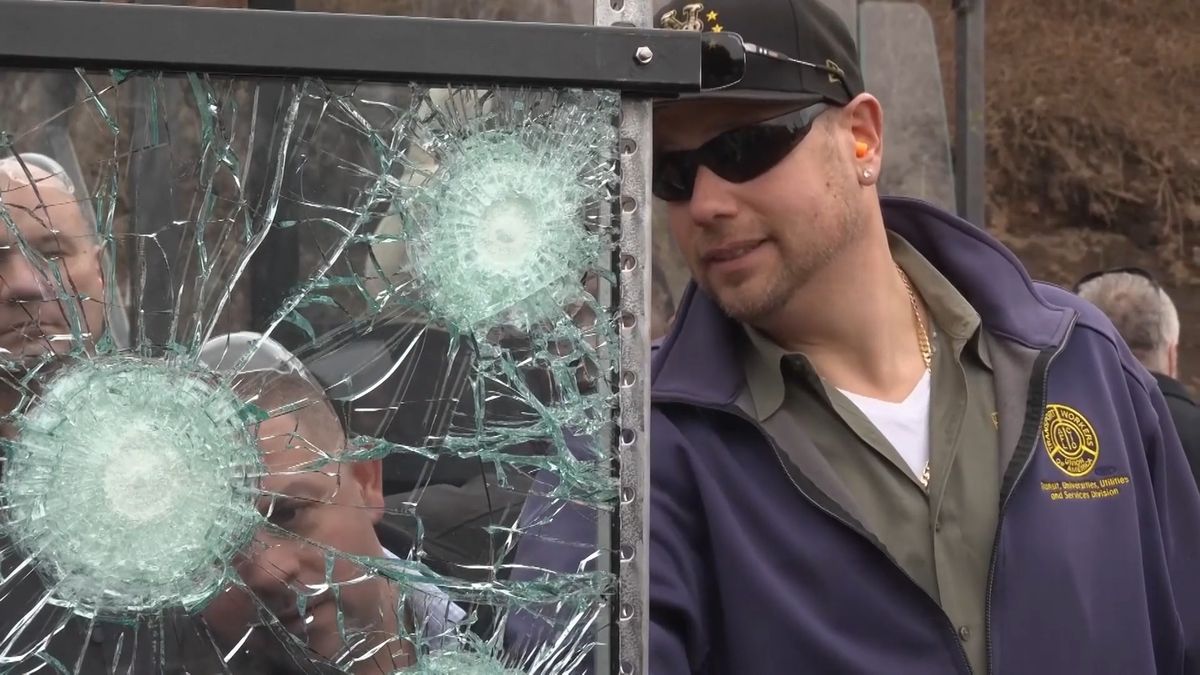 V Americe testují neprůstřelná skla pro řidiče autobusů, týdně čelí desítkám napadení