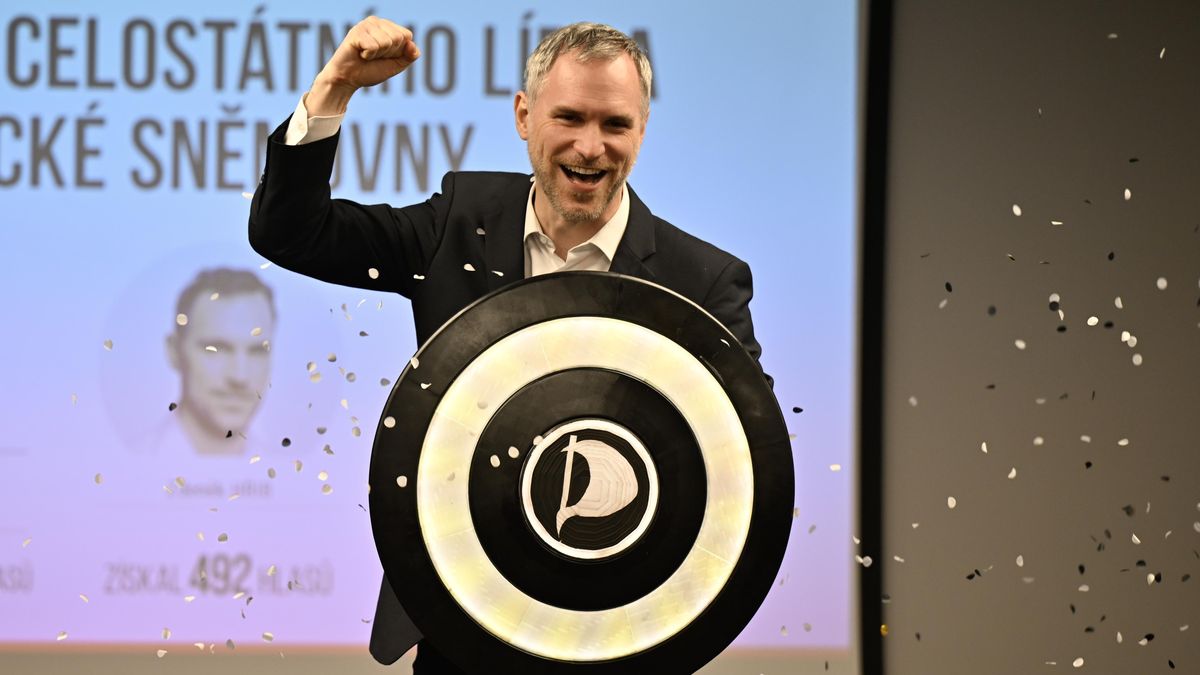 Piráti bojují o přežití: Hřib v záchodě, pojídání čokocvrčků i nahotinka