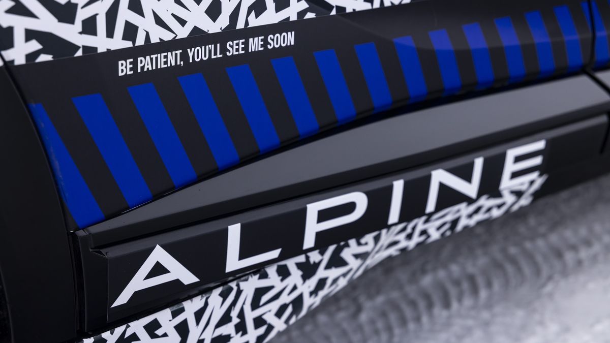 Alpine věří elektromotorům přímo v kolech. Nezvyklé řešení pomůže i designu