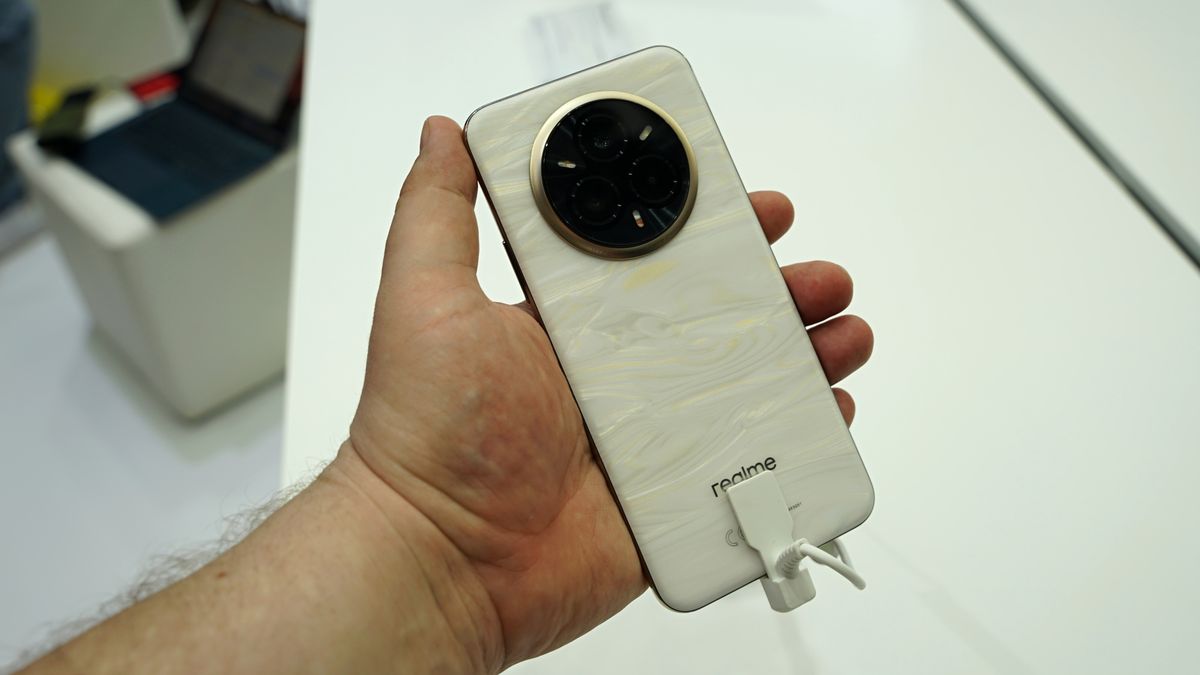 Nový smartphone je jako chameleon, dokáže měnit barvu