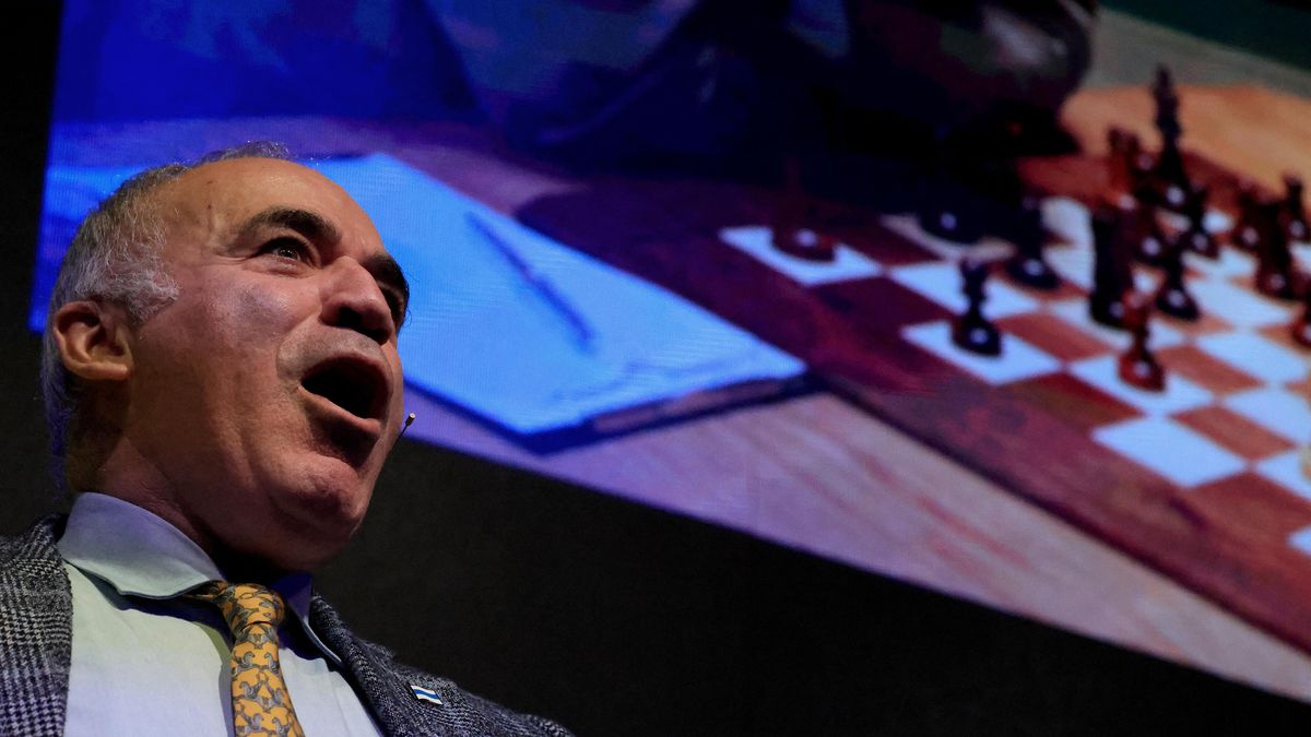 Nebojme se strojů, obhajoval AI šachový velmistr Kasparov