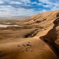 Mongolská poušť nabízí nekonečné krásy.