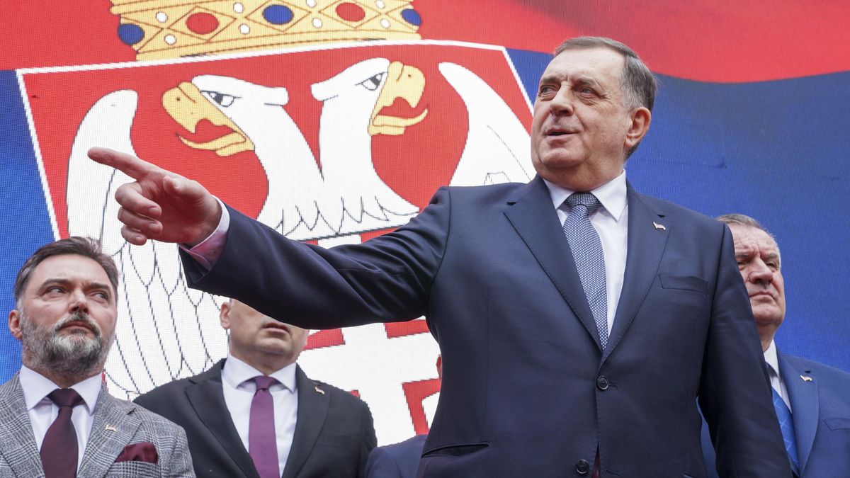 Prokurátoři vydali zatykač na prezidenta bosenské Srbské republiky. Ten žádá o pomoc Rusko