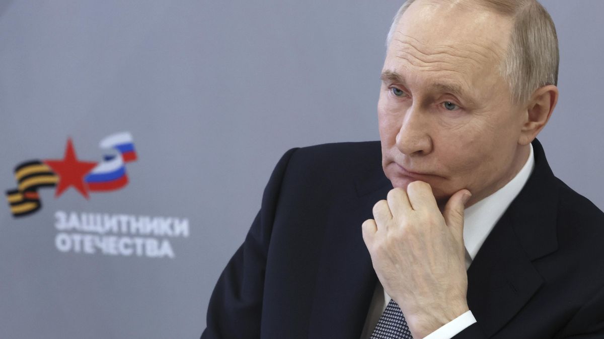 Neustupovat! Využít rozporů USA s Evropou a Čínou, doporučují Kremlu experti napojení na FSB
