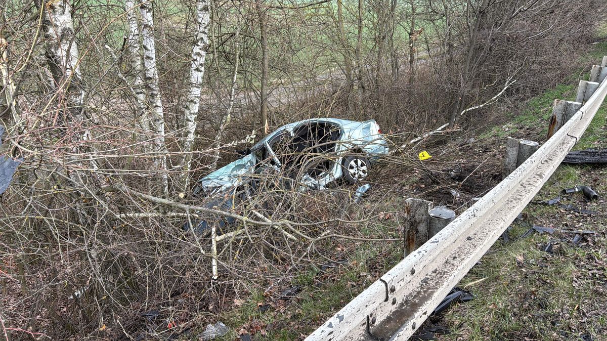 Řidička v Říčanech zemřela po srážce s náklaďákem