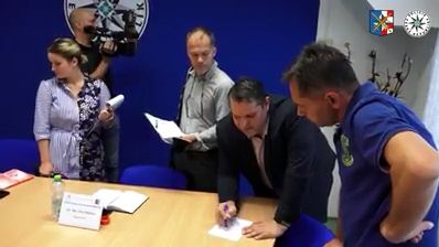 Falešnými e-shopy napálili 400 lidí. Posledního podvodníka dopadli kriminalisté po pěti letech