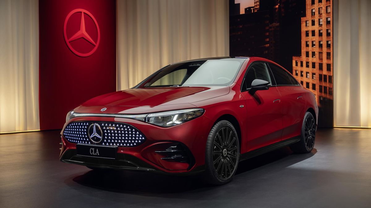 Nový Mercedes CLA zákazníci nenabijí na starších pomalejších nabíječkách