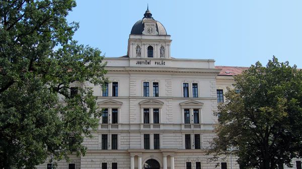 Spolubydlícího málem ubodal šroubovákem. Nechtěl jsem ho zabít, hájil se