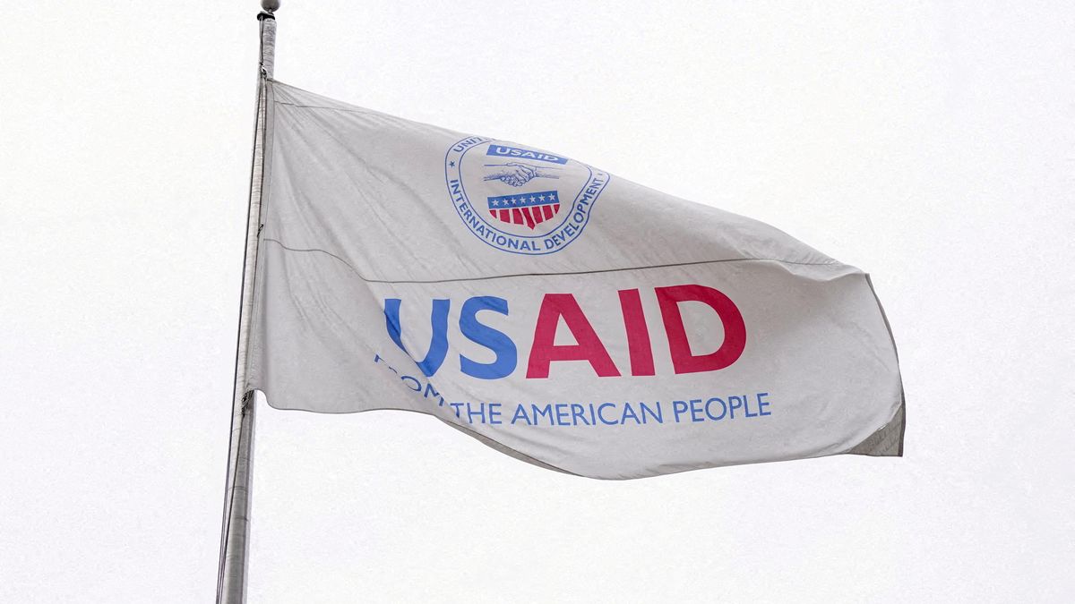 Rozpuštění USAID podle federálního soudce zřejmě porušilo ústavu, zakázal další škrty