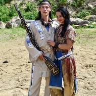 Vinnetou, kterého v Boskovicích hraje trikový jezdec Michal Bednář a Nšo-či, kterou hrála Natálie Nováková.