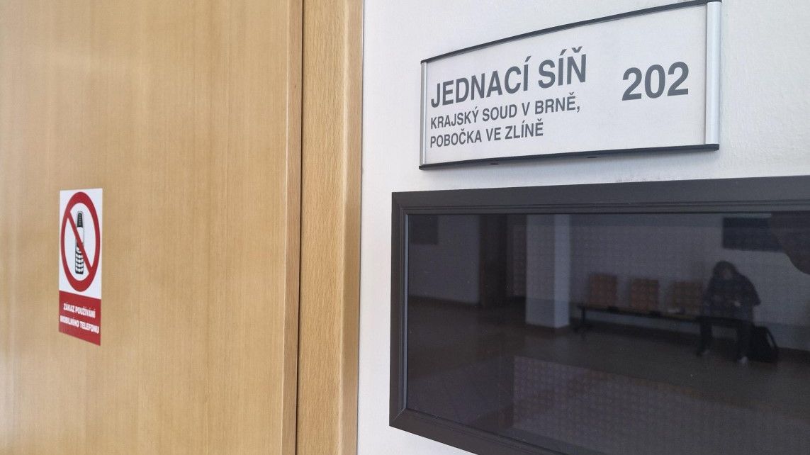 Kamarádovi nožem podřízla krk, se štěstím přežil. Dostala osm let