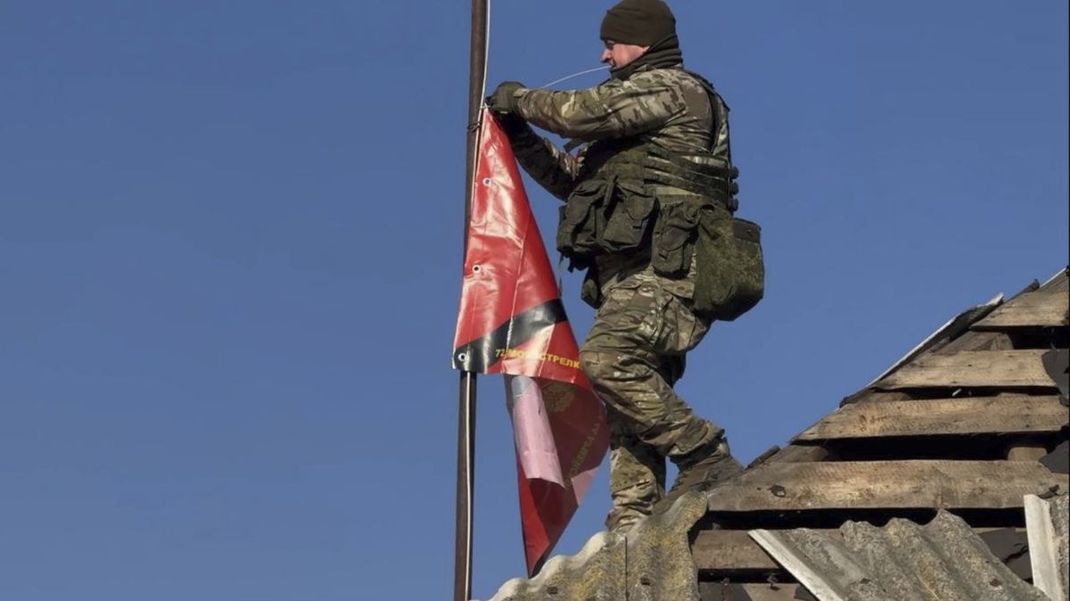 Rusko svádí tvrdé boje s ukrajinskými silami pod Sudžou u plynové stanice. Ta je zničená