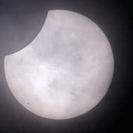 Zatmění Slunce vyfotografované z Vamberka