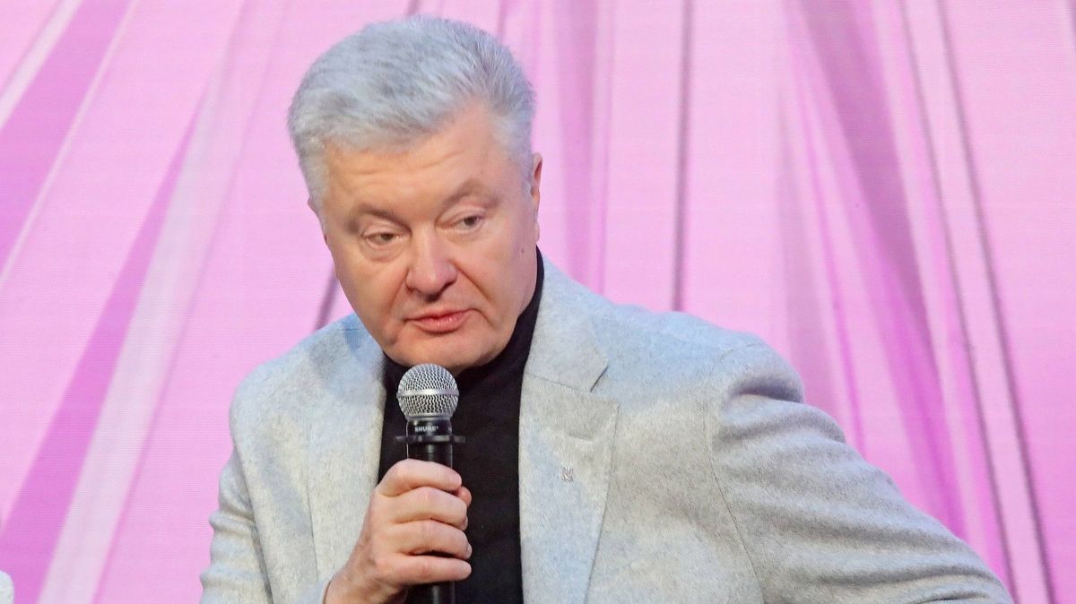 Na útočné operace proti Rusku zapomeňme, řekl Porošenko. Zelenského obvinil, že vede Ukrajinu k diktatuře