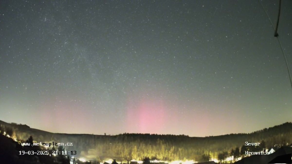 Oblohu nad Českem ozdobila polární záře