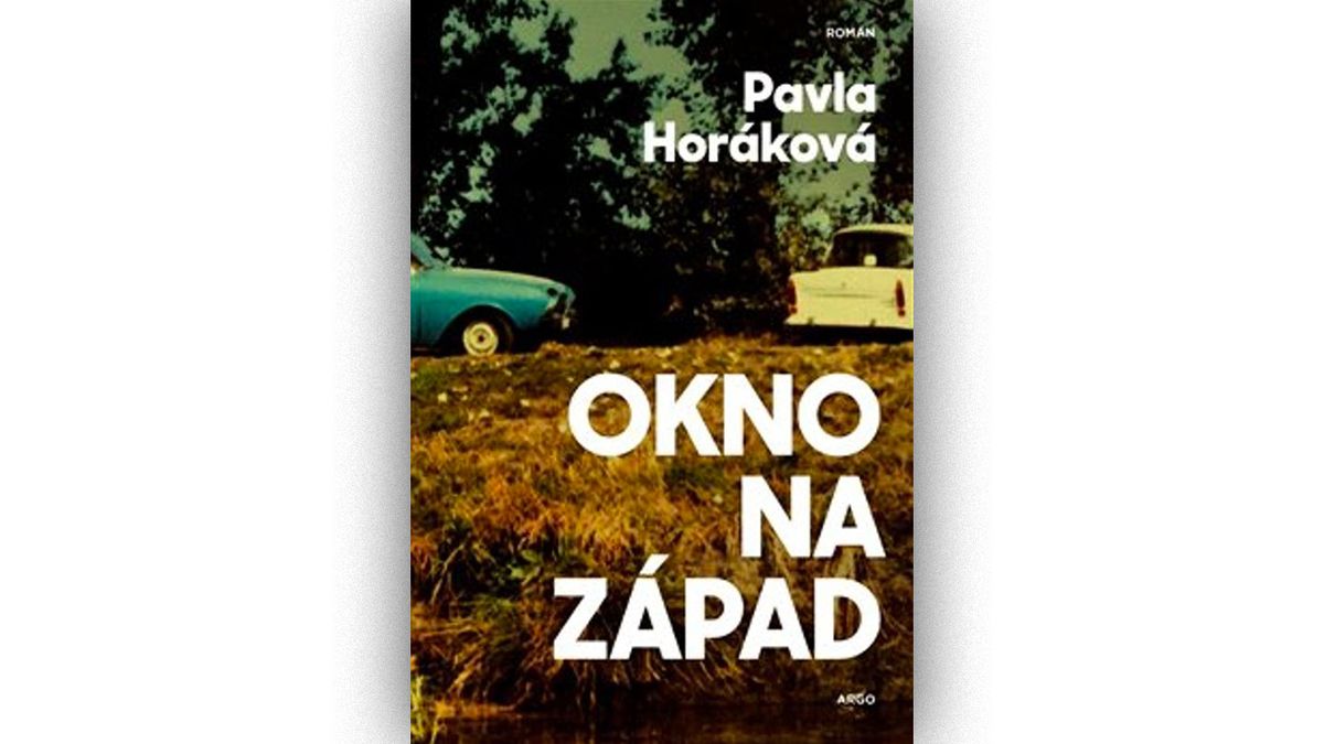 RECENZE: Náš svět byli Husák, Bajo i plynové masky