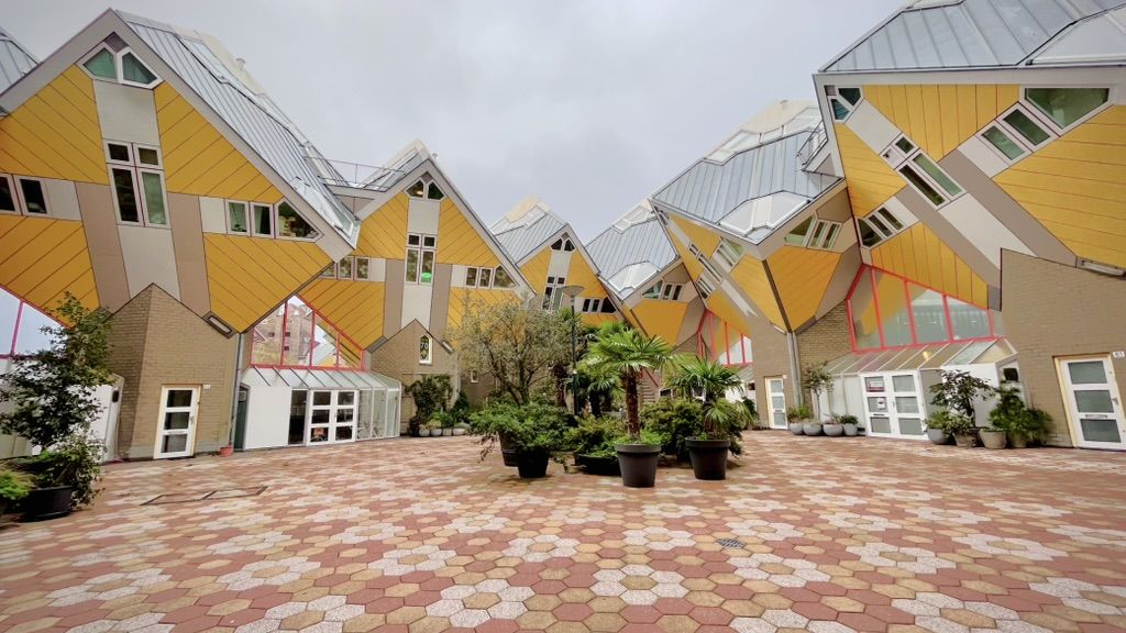Navštívili jsme žluté krychle v Rotterdamu. V tomto architektonickém experimentu se běžně bydlí