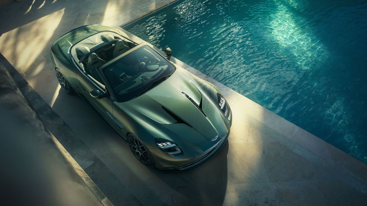 Aston Martin Vanquish shodil střechu