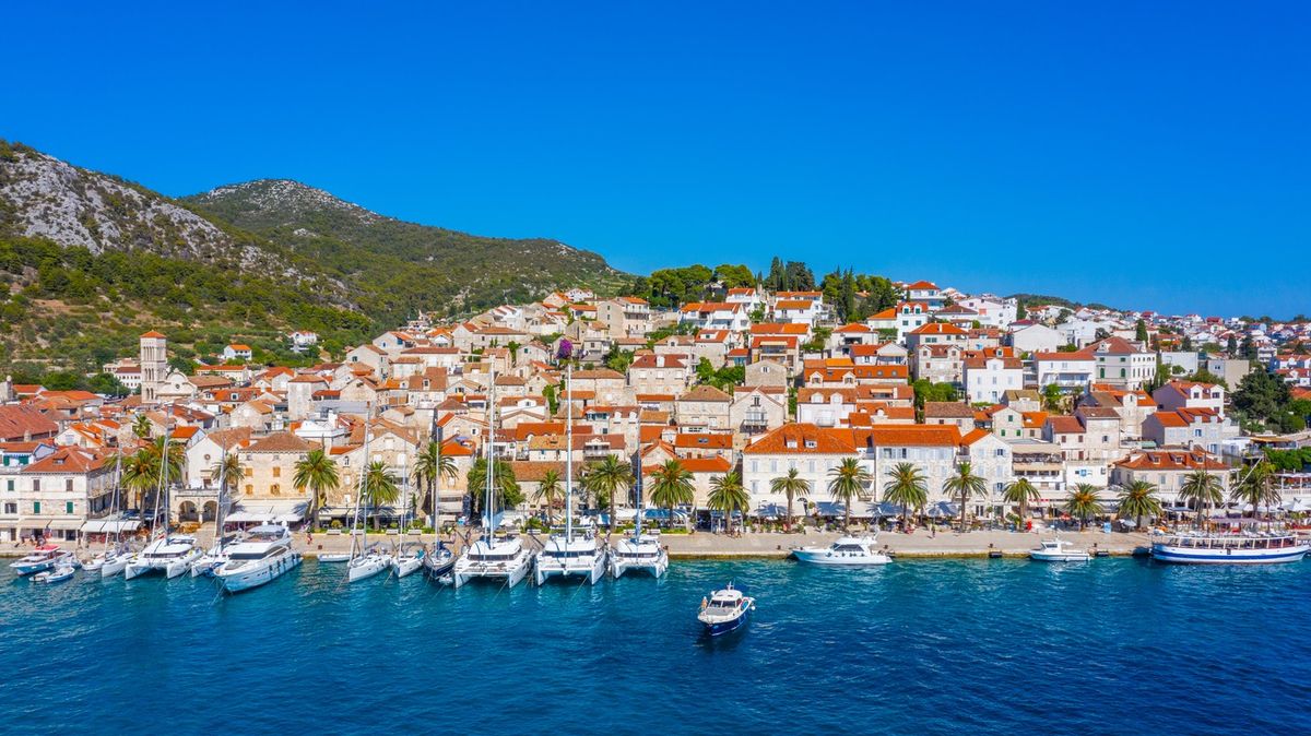 Už žádné divoké večírky. Chorvatský Hvar se přes léto výrazně ztiší