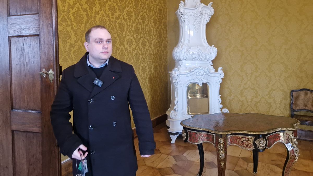Náchodský zámek rozšiřuje prohlídku věže a do komnat vrací barvy rodu Piccolominiů