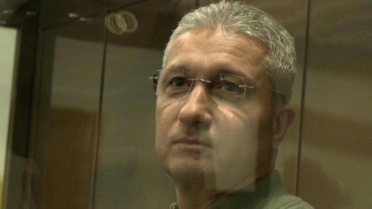 Prozradil ho život v luxusu? U soudu v Moskvě stanul jeden z nejbohatších lidí v ruské armádě