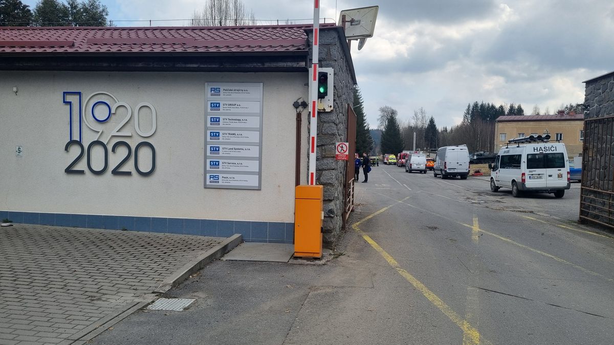 Vyrábí munici pro Ukrajinu. Výbuch v továrně v Poličce policie šetří jako ohrožení z nedbalosti