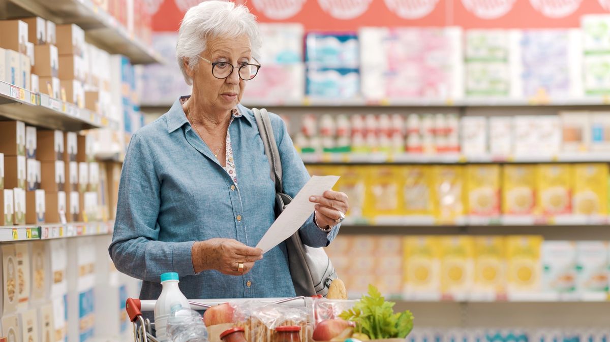 Kvůli vysokým cenám potravin bojkotují supermarkety už i Švédové