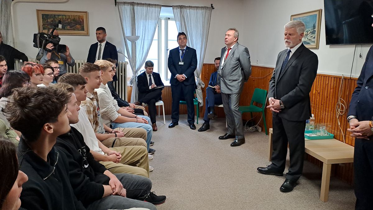 Nedělejme z Trumpa velké drama, uklidňoval Pavel studenty na Plzeňsku