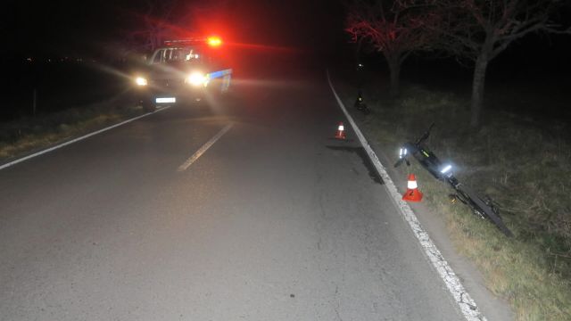 Opilý cyklista nezvládl u Přerova jízdu. Se zraněním skončil v nemocnici