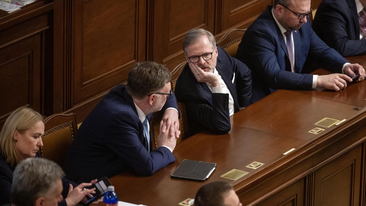 Koalice Spolu s kampaní vyčkává. Je to rezignace, říká politolog