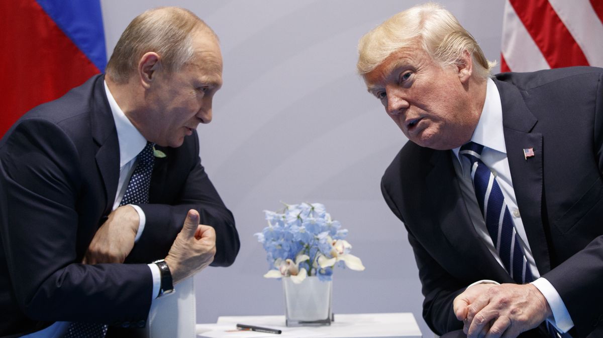 Putin vyvíjí tlak na Trumpa, protože Rusku docházejí sovětské zásoby zbraní, míní analytik