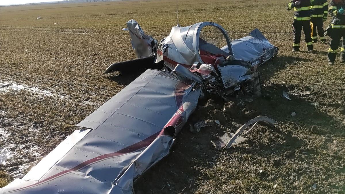 Sedmasedmdesátiletý pilot ultralightu zahynul na Chebsku. Policie hledá svědky neštěstí
