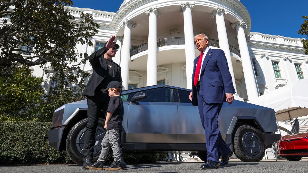 Tesla začala hledat nového šéfa, píše WSJ. Lež, reaguje Musk