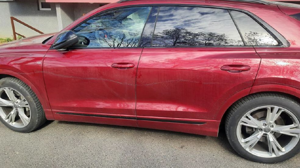 V ulicích Frýdku-Místku někdo poškrábal čtyřicet aut
