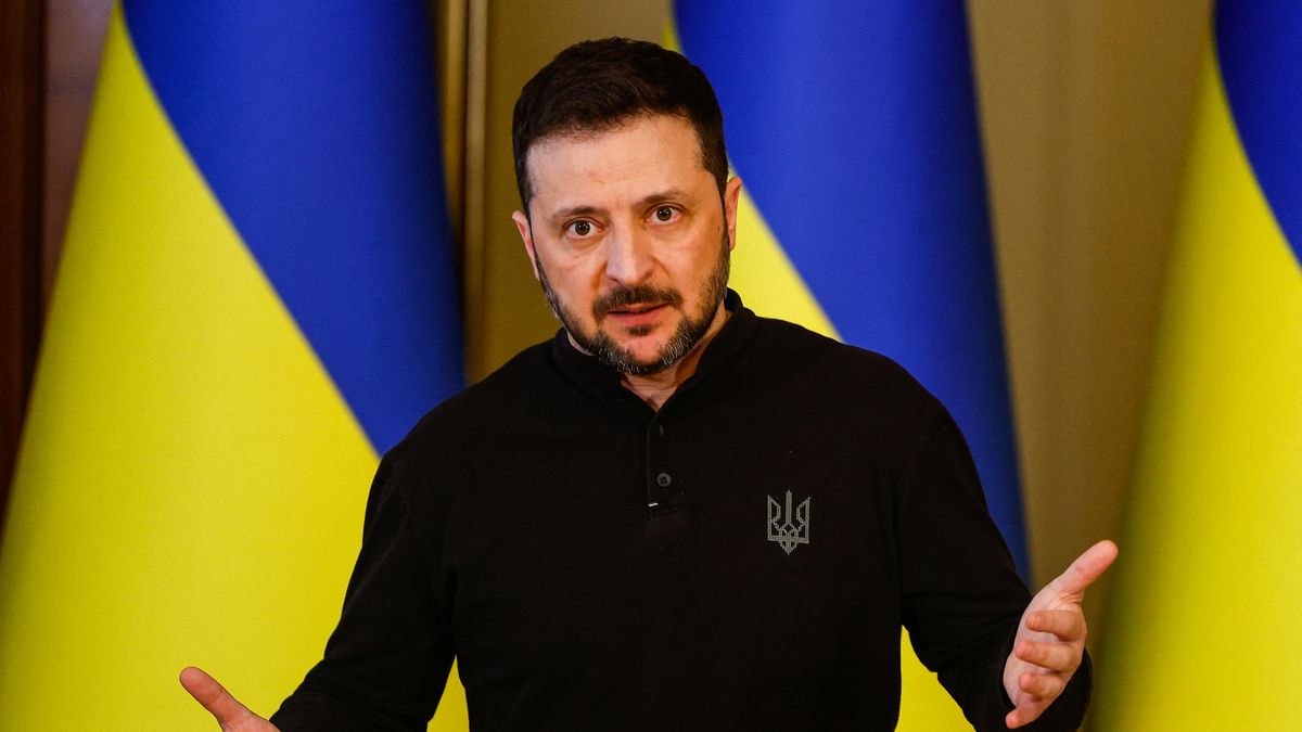 Zelenskyj čeká na odpověď Spojených států. Rusko si mezitím chválí zahájení uctivého dialogu s USA