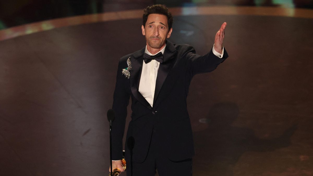 Oscarový večer patřil filmu Anora. Nejlepším hercem v hlavní roli je Adrien Brody