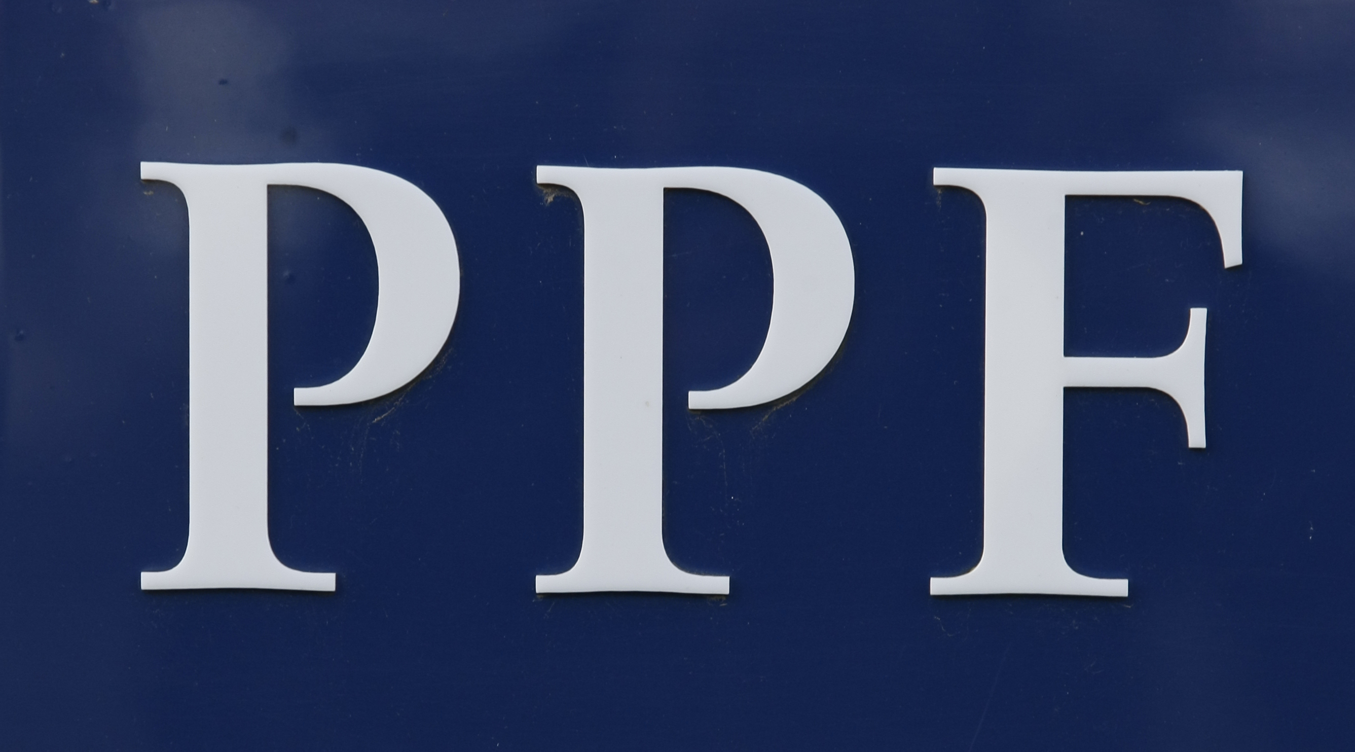 PPF bance klesl loni čistý zisk na 3,95 miliardy korun