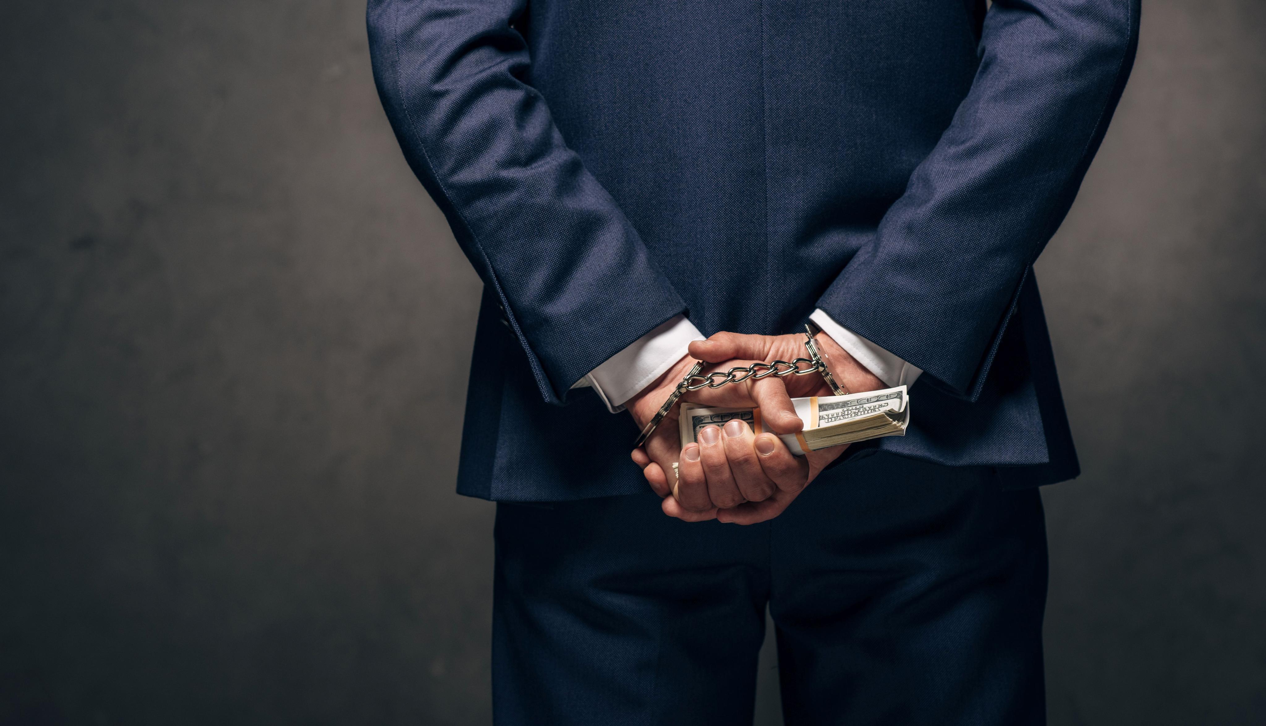 Người đàn ông giả mạo đại diện công ty từ Dubai