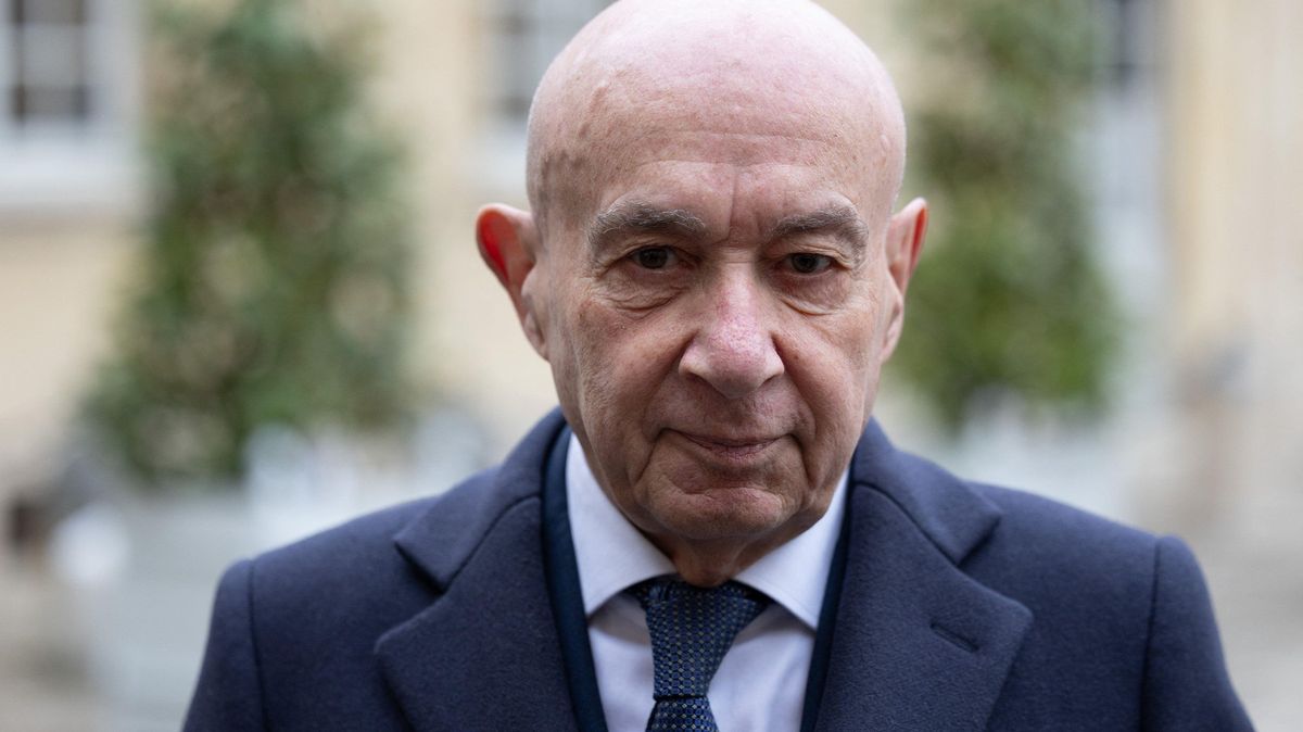 Zrádce a šašek na ketaminu. Francouzský senátor se ostře pustil do Trumpa s Muskem