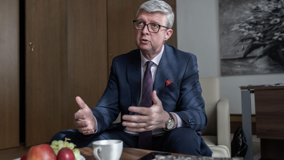 ČEZ zestátníme do dvou let, plánuje Havlíček